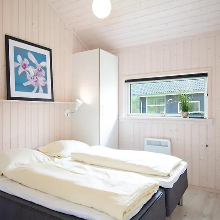 Haus Mit Zwei Fluegeln Fuer Acht Personen